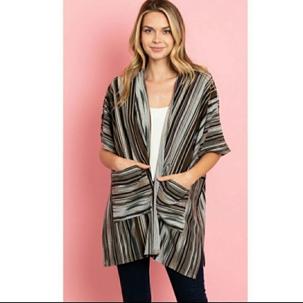 Pretty Striped Gray Cardigan with Pockets
